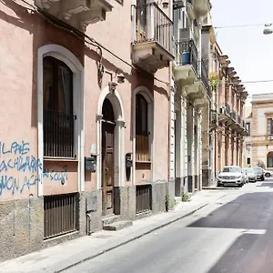 Vecchio Bastione • Unico Ambiente • • Catania